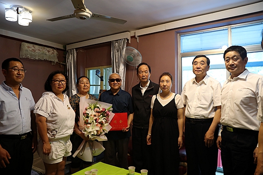 慰问李国武家属.JPG